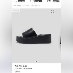 Never worn Platform sandals SIZE 8